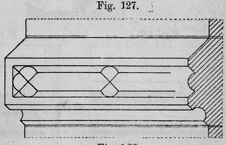 Fig. 127: Gesims mit Rundstab und geometrischen Mustern.