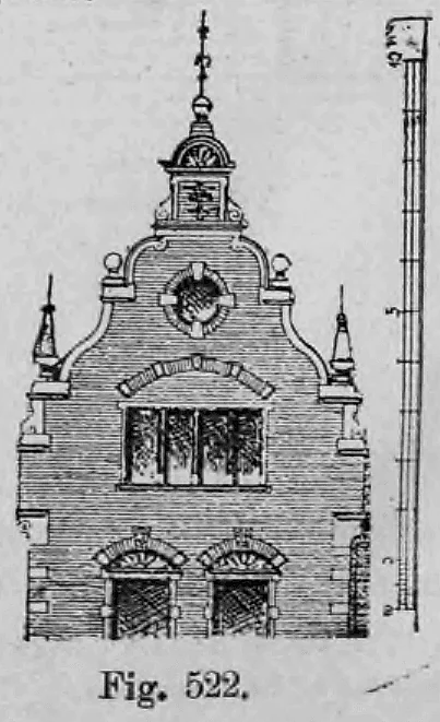 Fig. 522.: Schlichterer Treppengiebel über einer Gruppe von drei Fenstern.